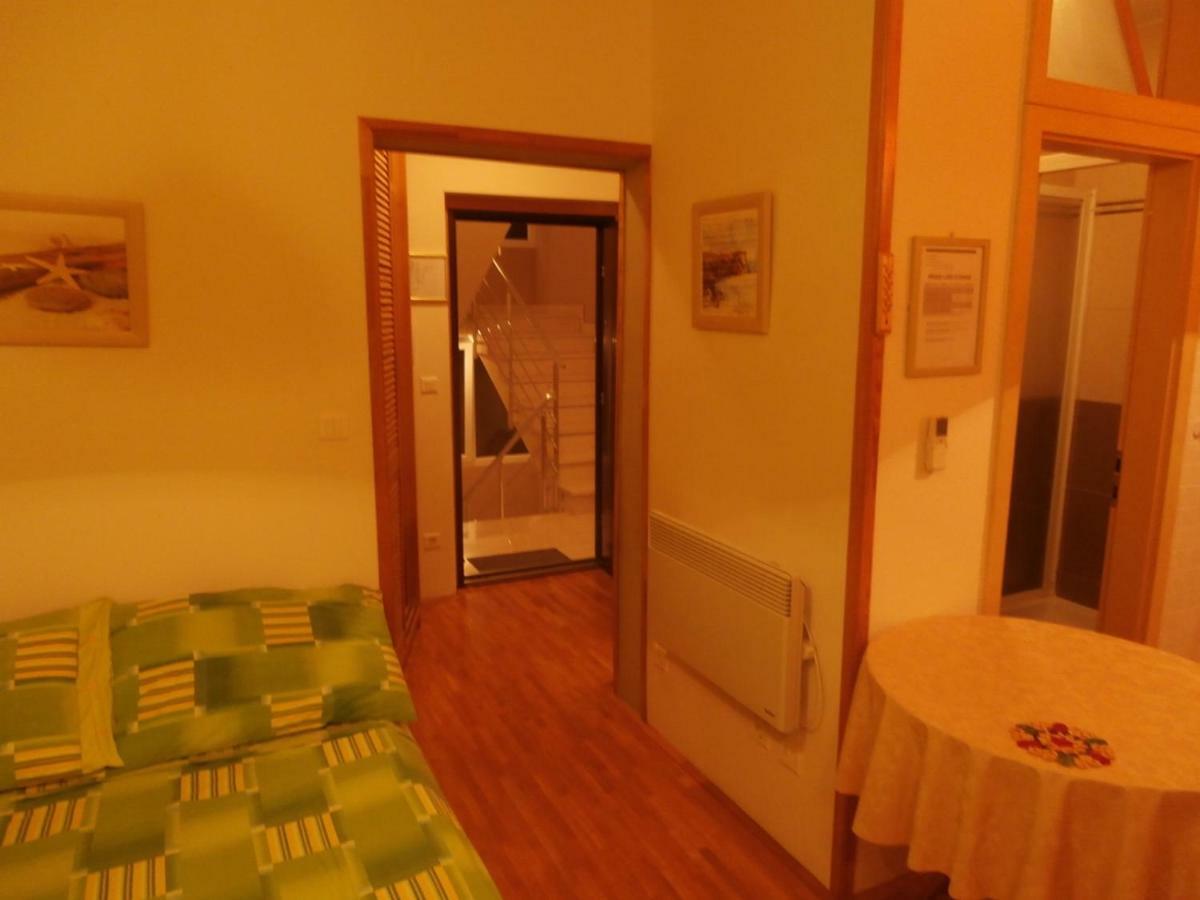 Apartment Studio Mia-Beach In سبليت المظهر الخارجي الصورة