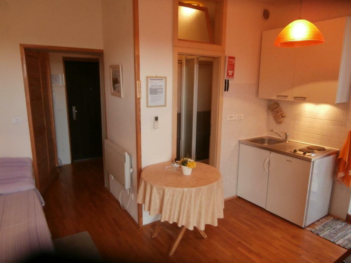 Apartment Studio Mia-Beach In سبليت المظهر الخارجي الصورة